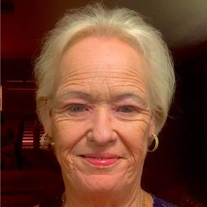 Meet your Posher, Debra